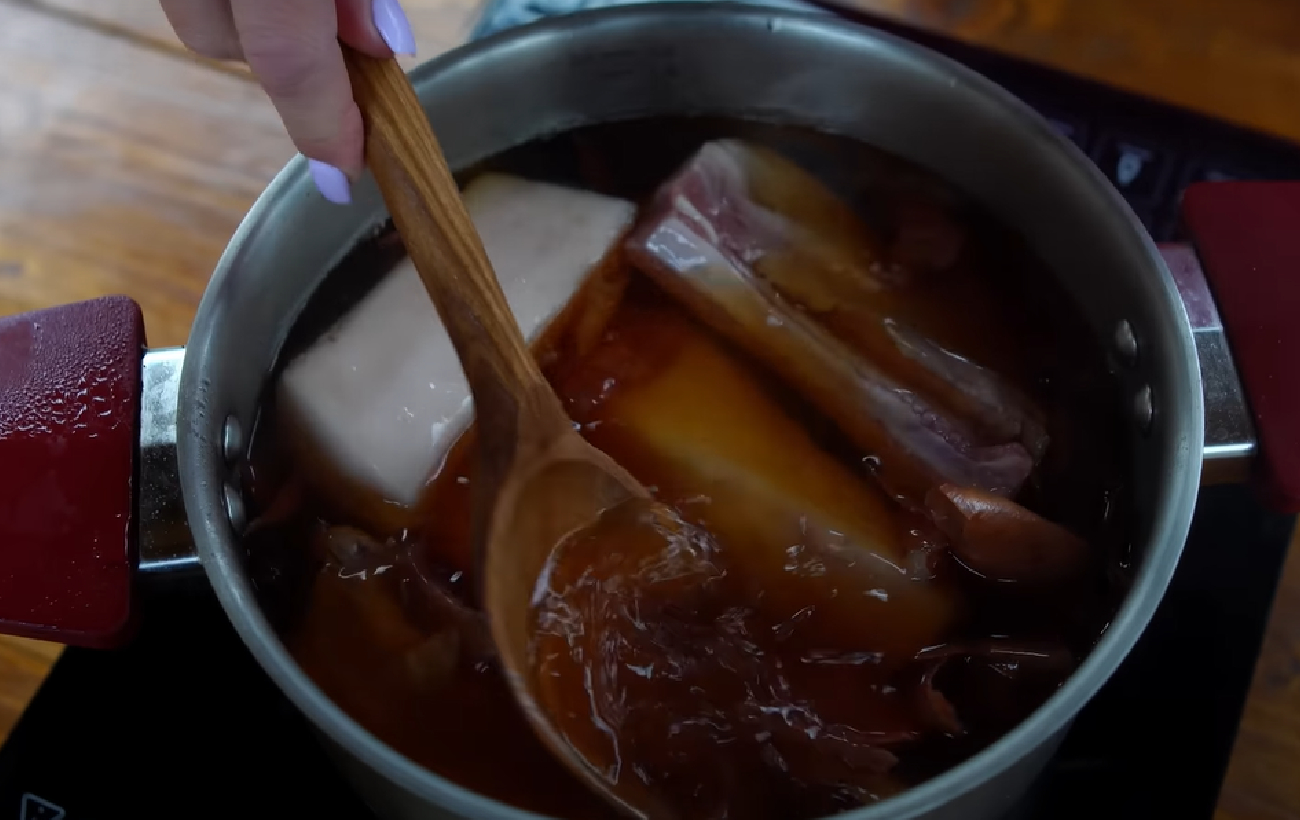 Сало по-гуцульски: старинный рецепт ароматной закуски на зиму